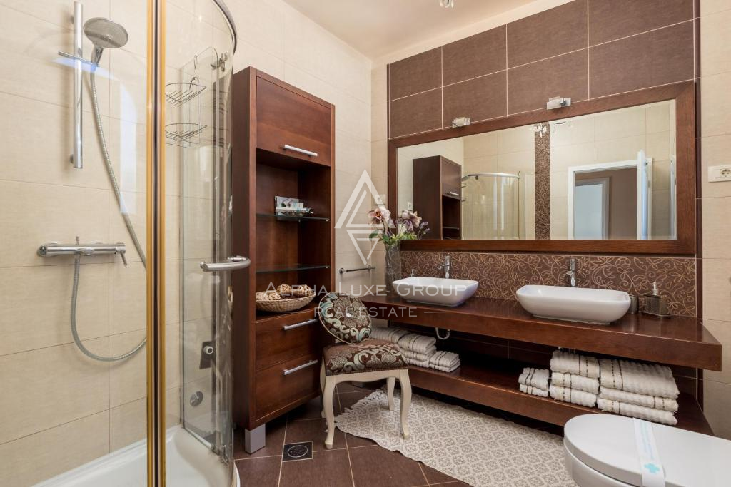 Istra, Umag – Elegantna vila ob morju z bazenom