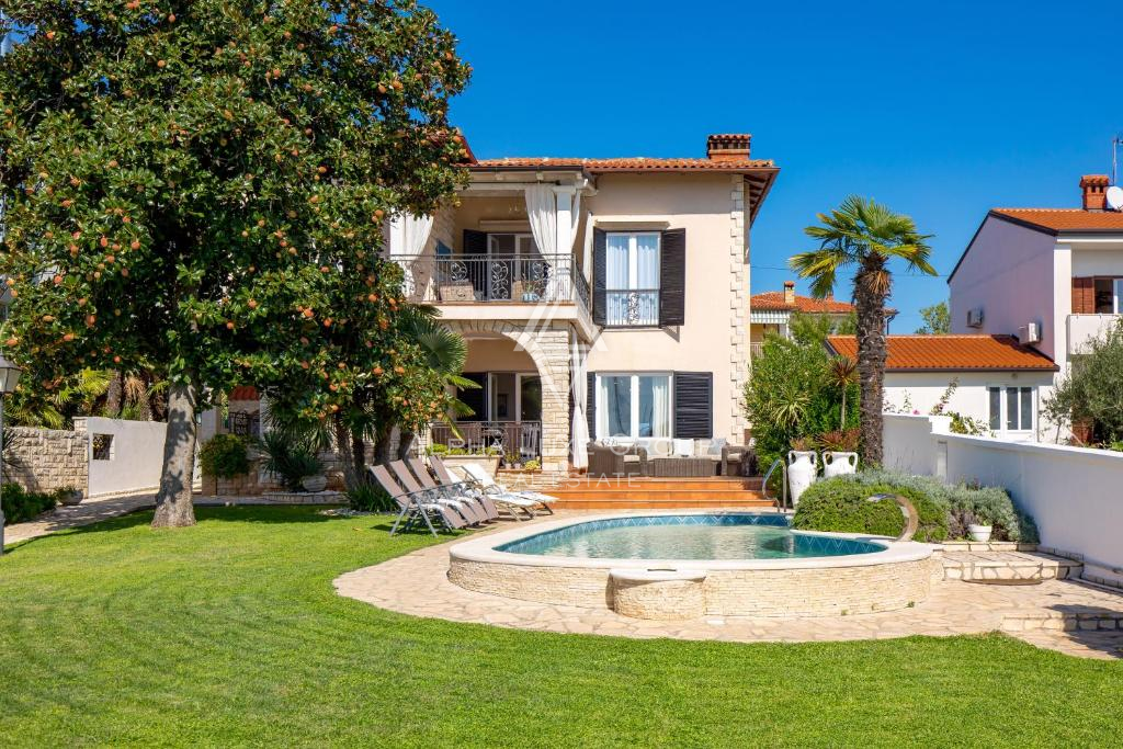 Istra, Umag – Elegantna vila ob morju z bazenom