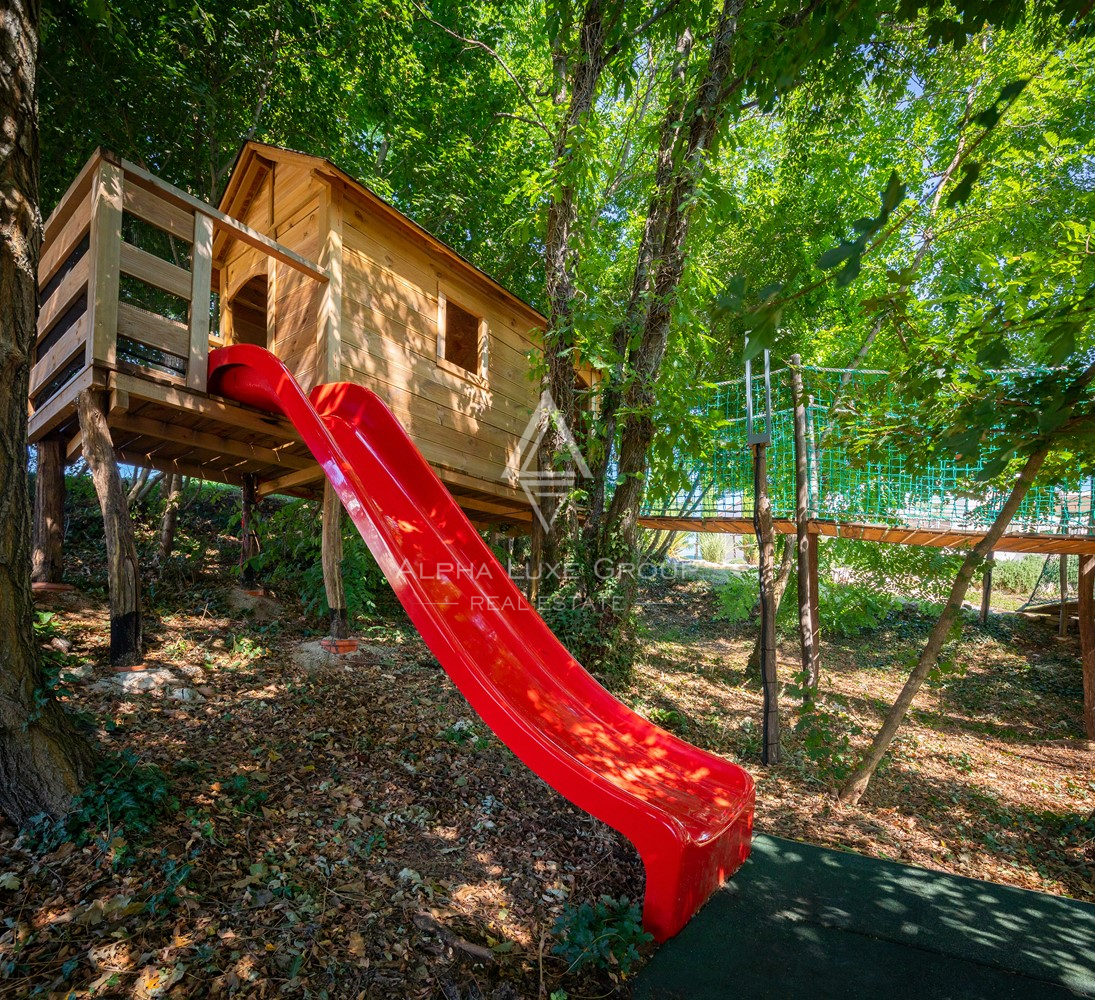 Istra, Svetvinčenat: Prostrana vila z bazenom in razgledom