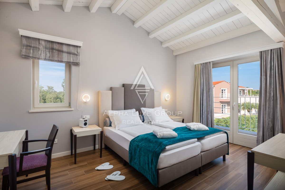 Istra, Svetvinčenat: Prostrana vila z bazenom in razgledom