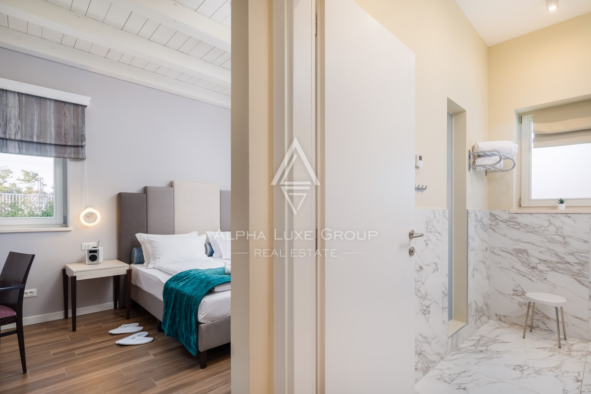 Istra, Svetvinčenat: Prostrana vila z bazenom in razgledom