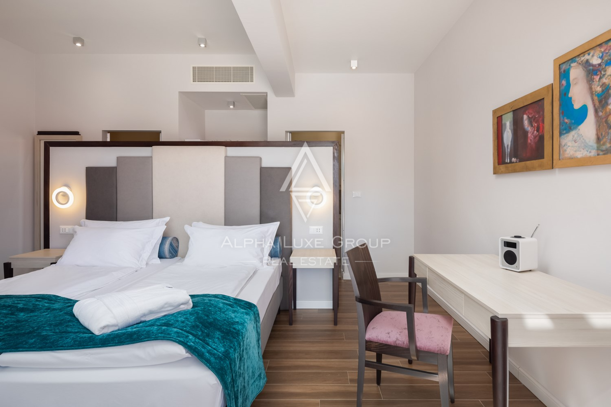 Istra, Svetvinčenat: Prostrana vila z bazenom in razgledom