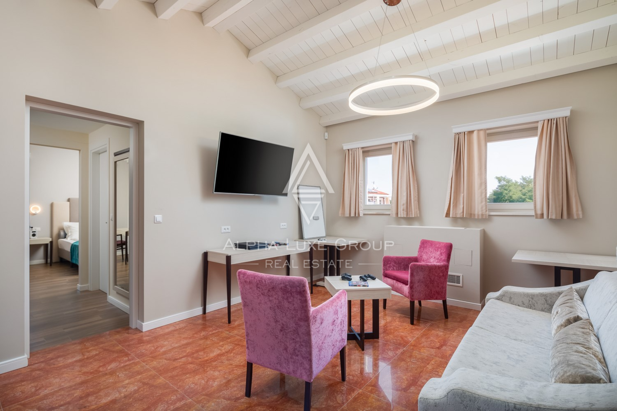 Istra, Svetvinčenat: Prostrana vila z bazenom in razgledom