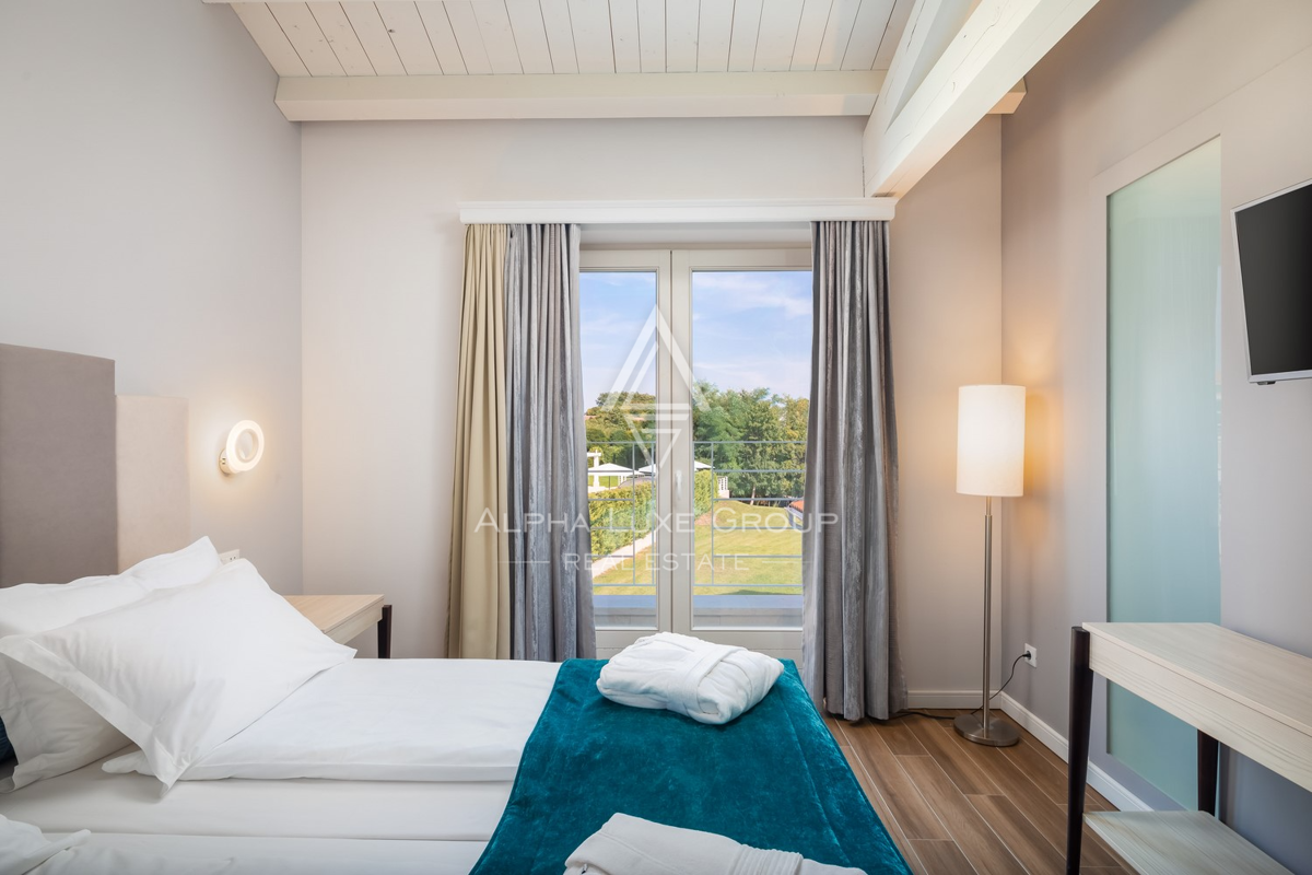 Istra, Svetvinčenat: Prostrana vila z bazenom in razgledom