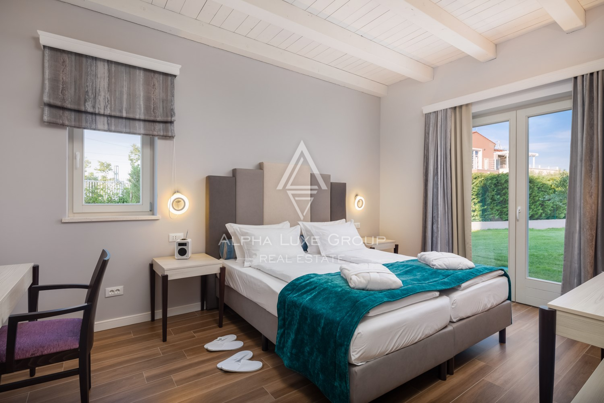 Istra, Svetvinčenat: Prostrana vila z bazenom in razgledom