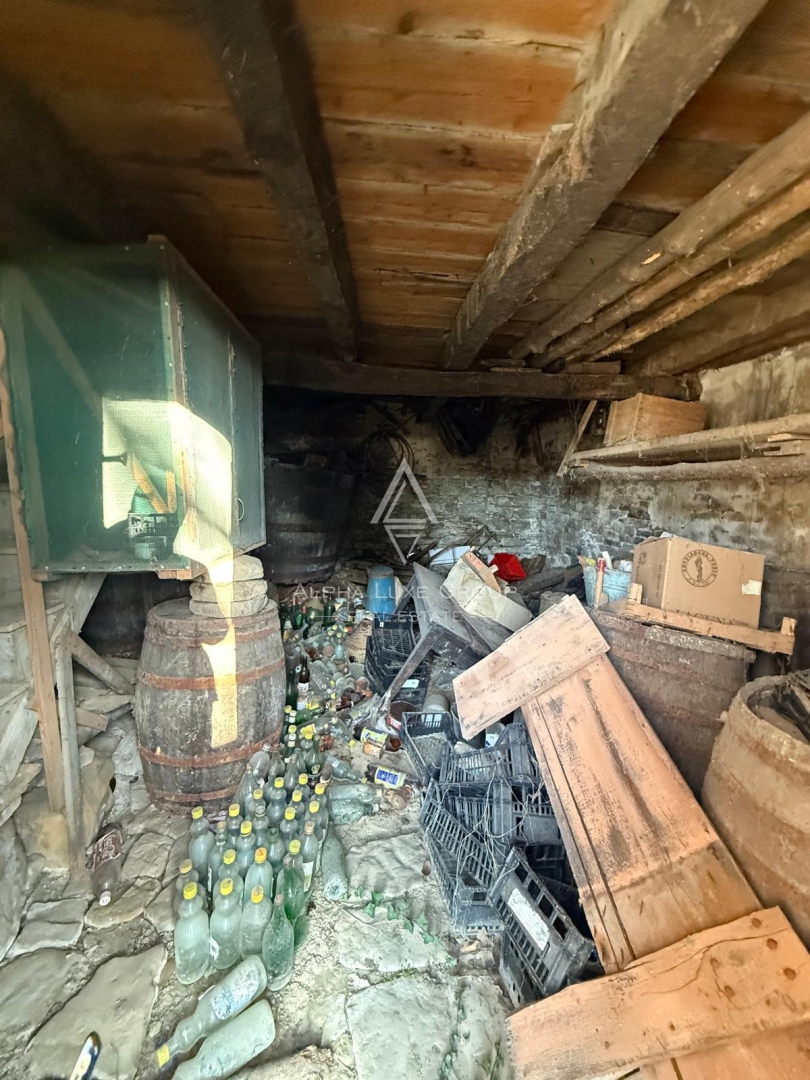 Istra, Krasica: Kamnita hiša s pogledom na morje