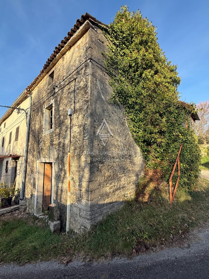 Istra, Krasica: Kamnita hiša s pogledom na morje