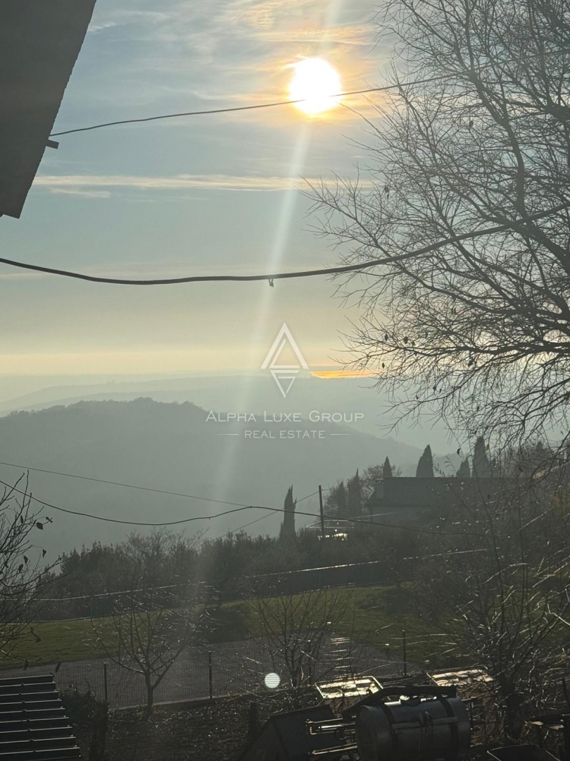 Istra, Krasica: Kamnita hiša s pogledom na morje