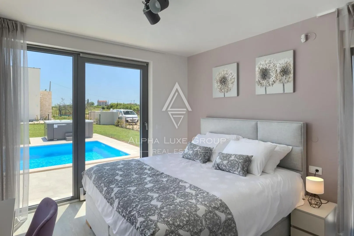 Istra, Brtonigla: Luksuzna vila s pogledom na morje