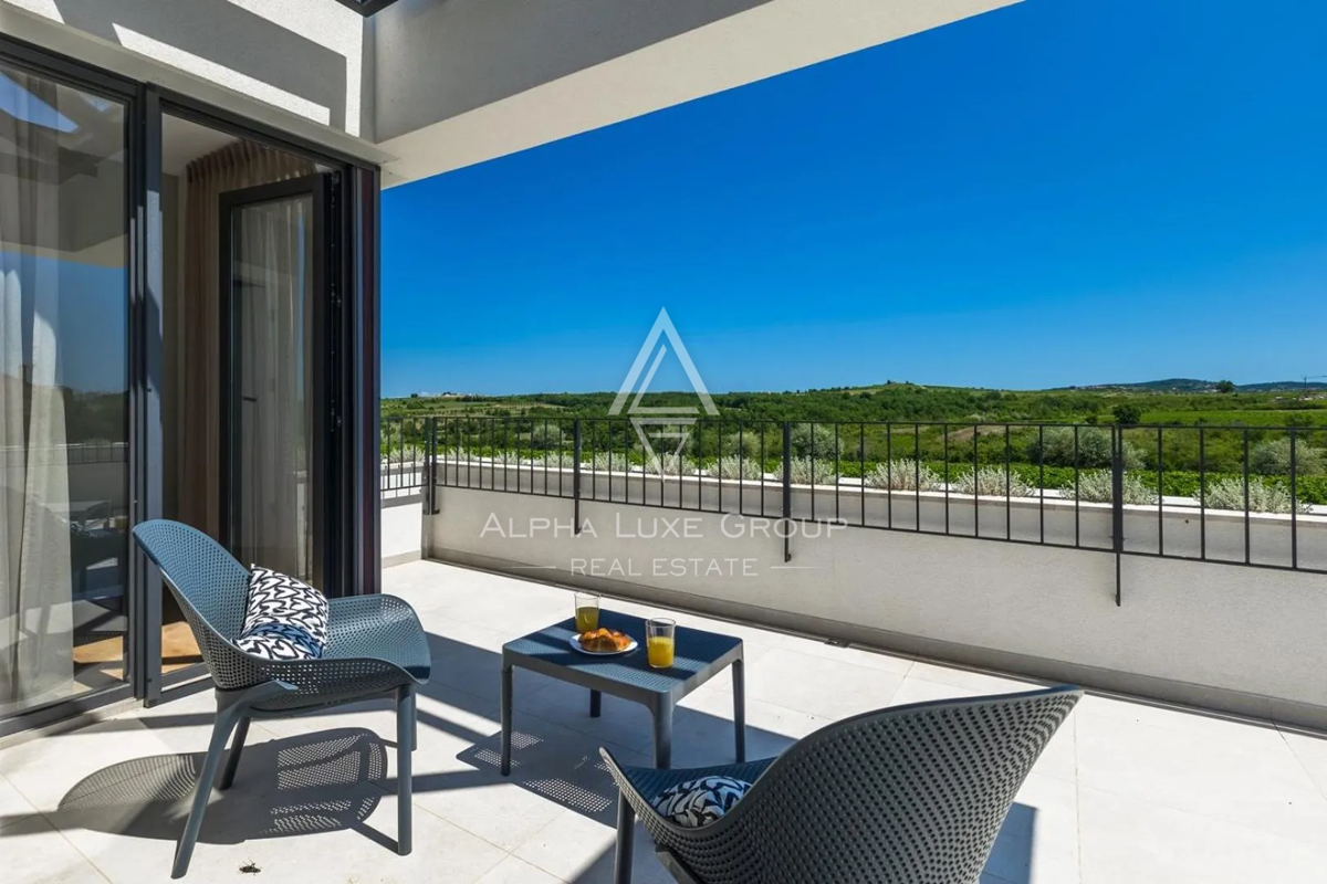 Istra, Brtonigla: Luksuzna vila s pogledom na morje