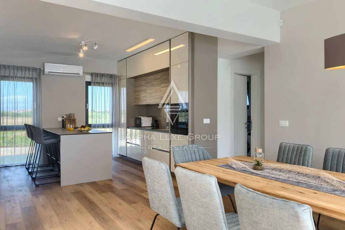 Istra, Brtonigla: Luksuzna vila s pogledom na morje