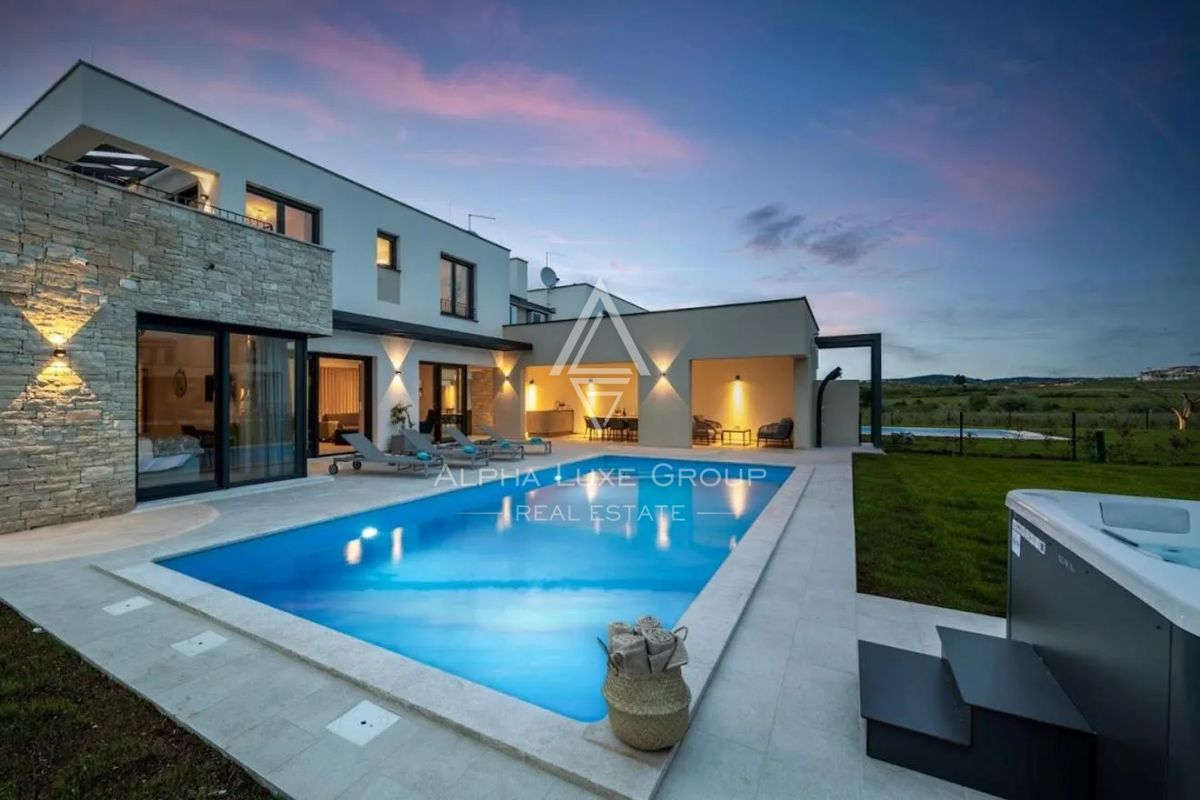 Istra, Brtonigla: Luksuzna vila s pogledom na morje