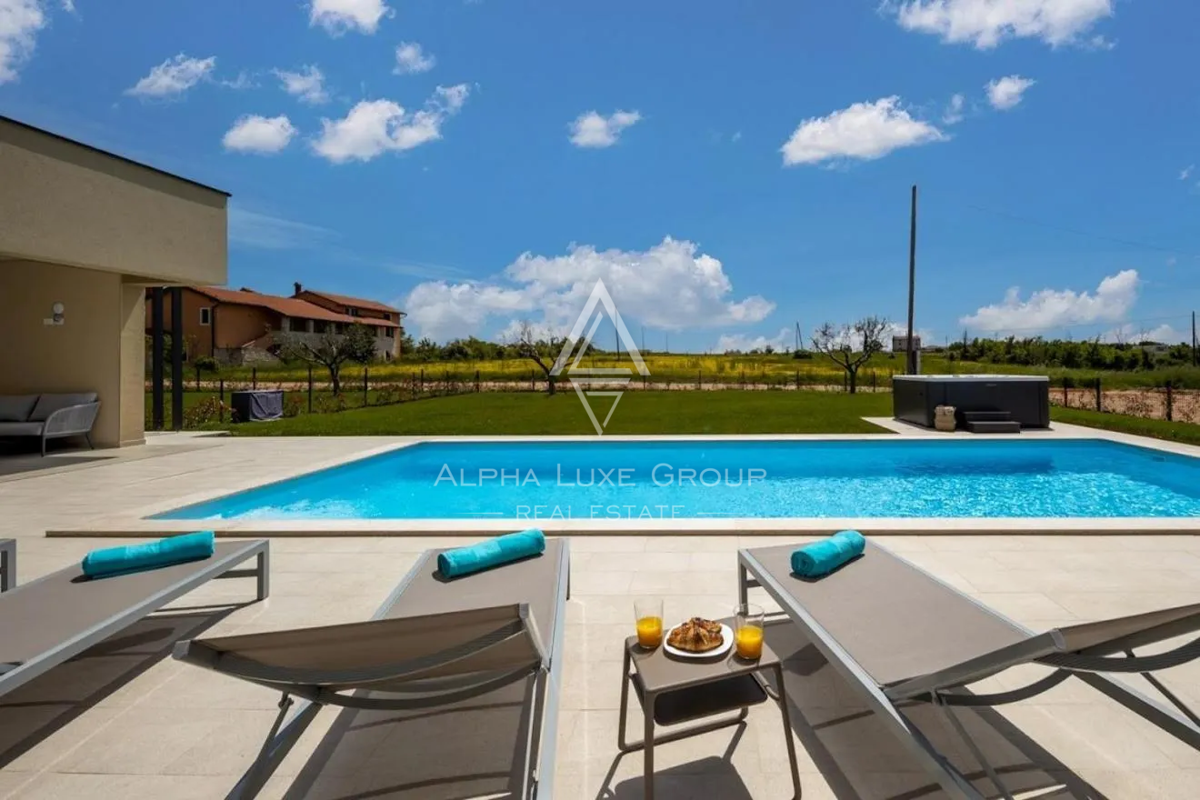 Istra, Brtonigla: Luksuzna vila s pogledom na morje