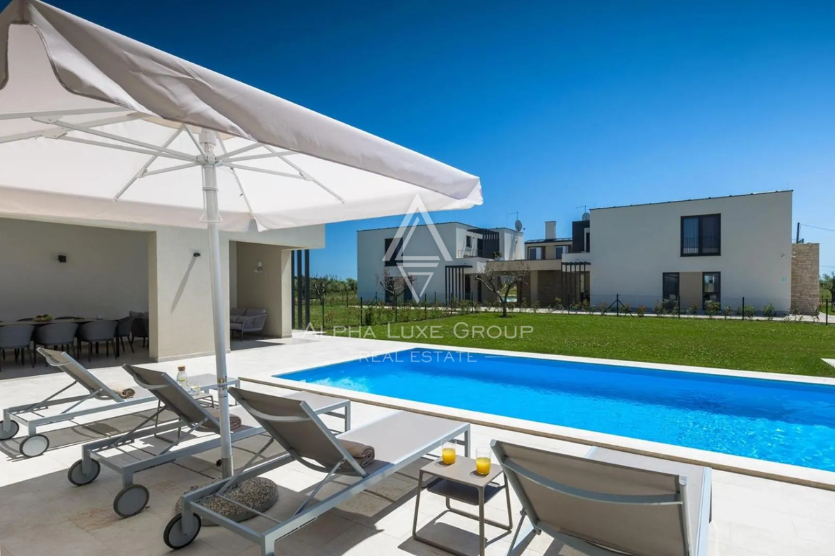 Istra, Brtonigla: Luksuzna vila s pogledom na morje