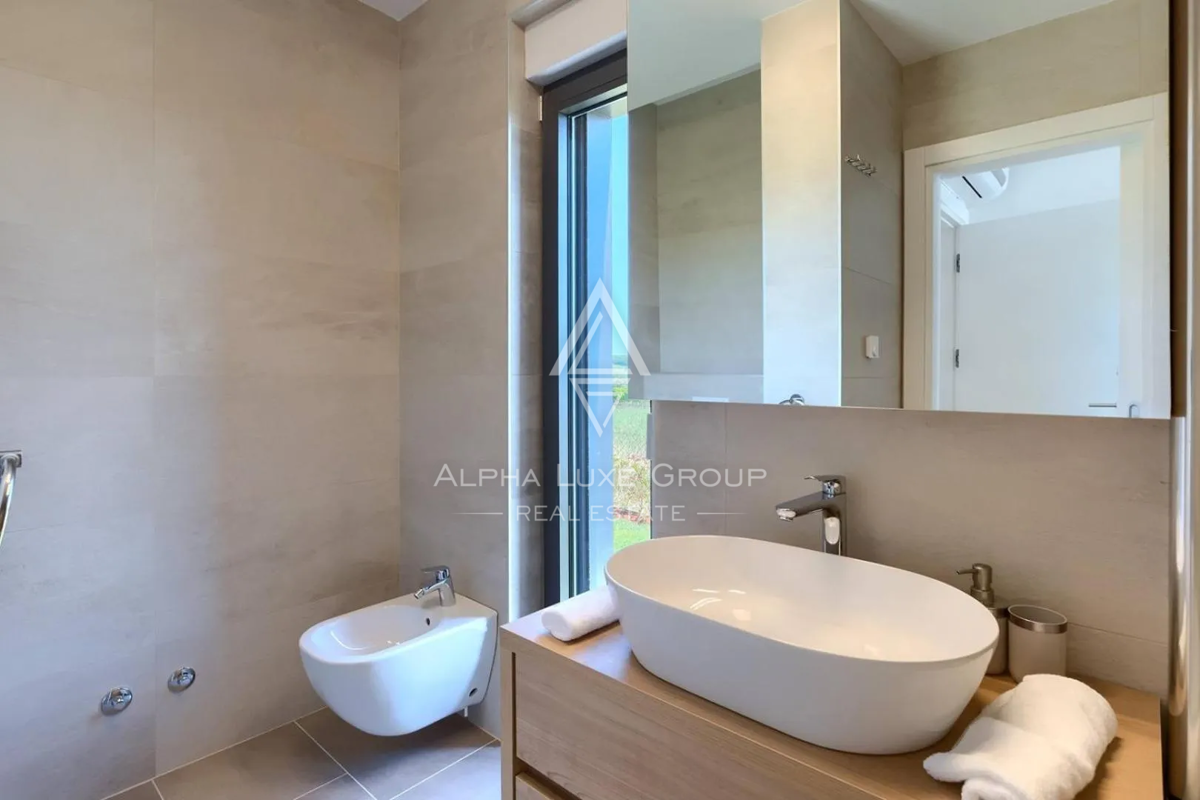 Istra, Brtonigla: Luksuzna vila s pogledom na morje