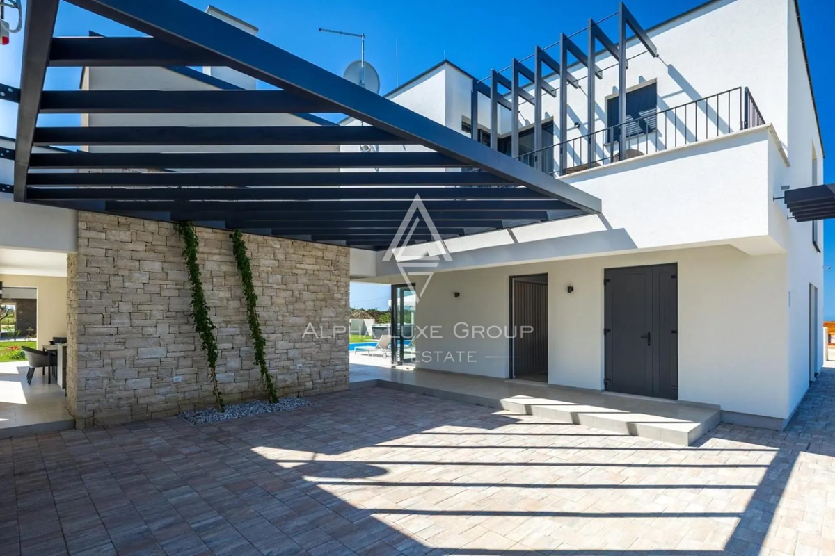 Istra, Brtonigla: Luksuzna vila s pogledom na morje