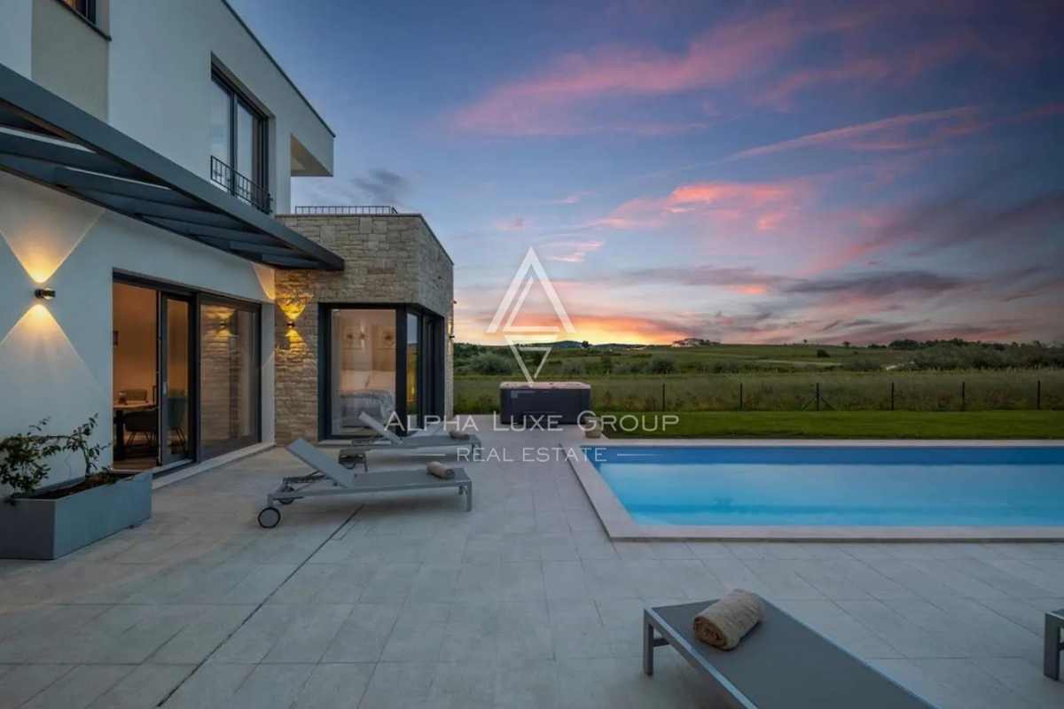 Istra, Brtonigla: Luksuzna vila s pogledom na morje