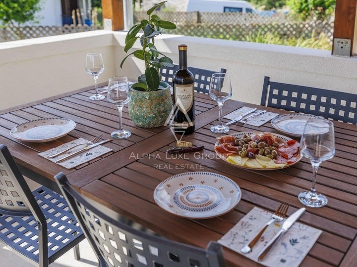 Istra, Poreč – Prenovljena kamnita hiša z jacuzzijem na prodaj