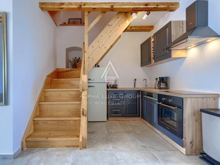 Istra, Poreč – Prenovljena kamnita hiša z jacuzzijem na prodaj