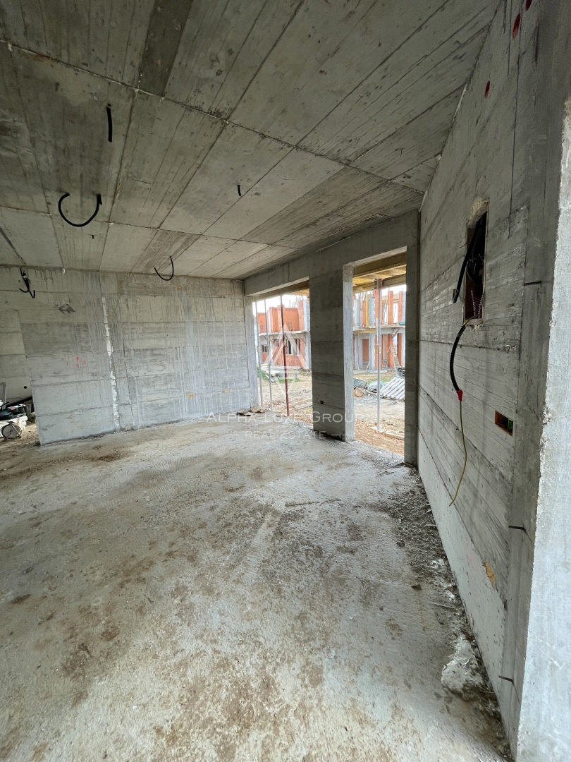 Istra, Poreč – pritlični apartma z vrtom in teraso