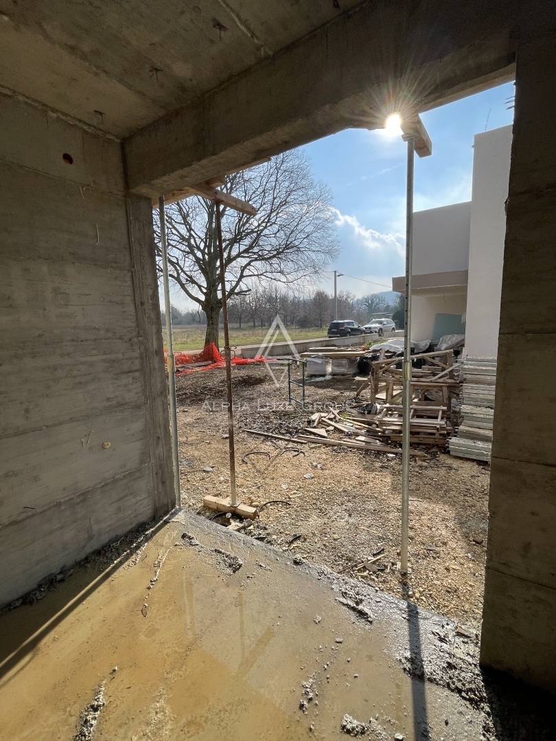 Istra, Poreč – pritlični apartma z vrtom in teraso