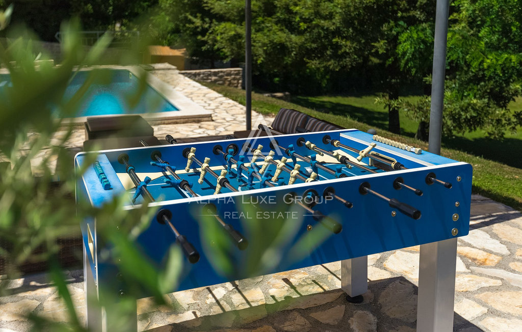 Istra, Kršan: Moderna hiša z bazenom in intimo