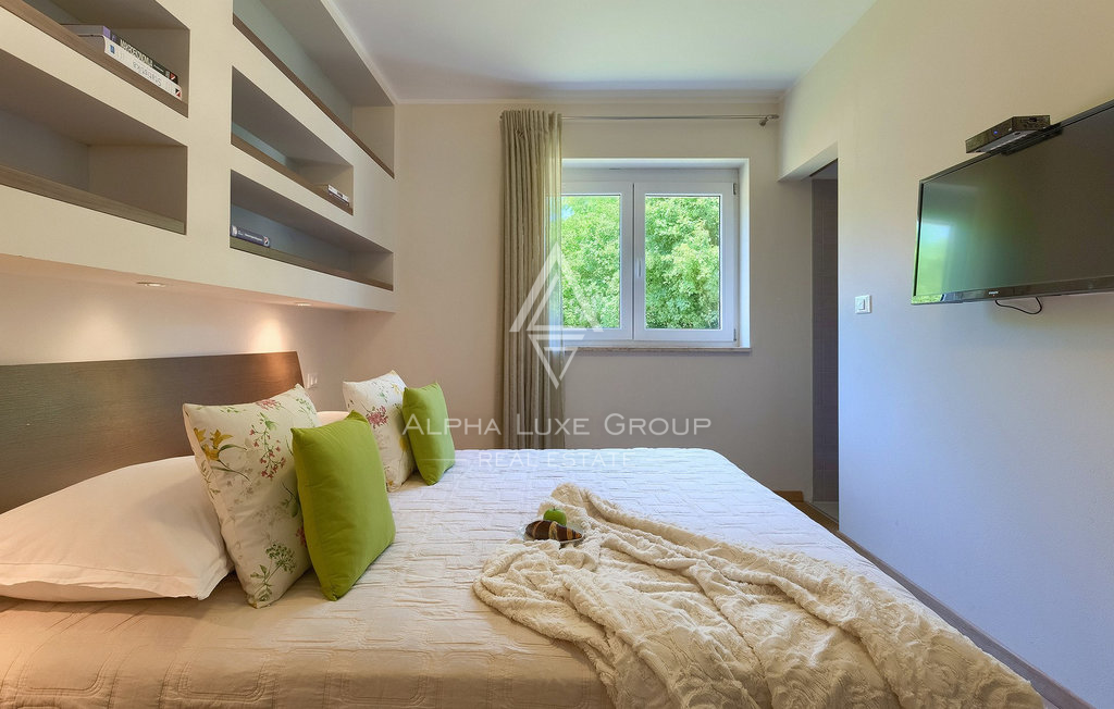 Istra, Kršan: Moderna hiša z bazenom in intimo