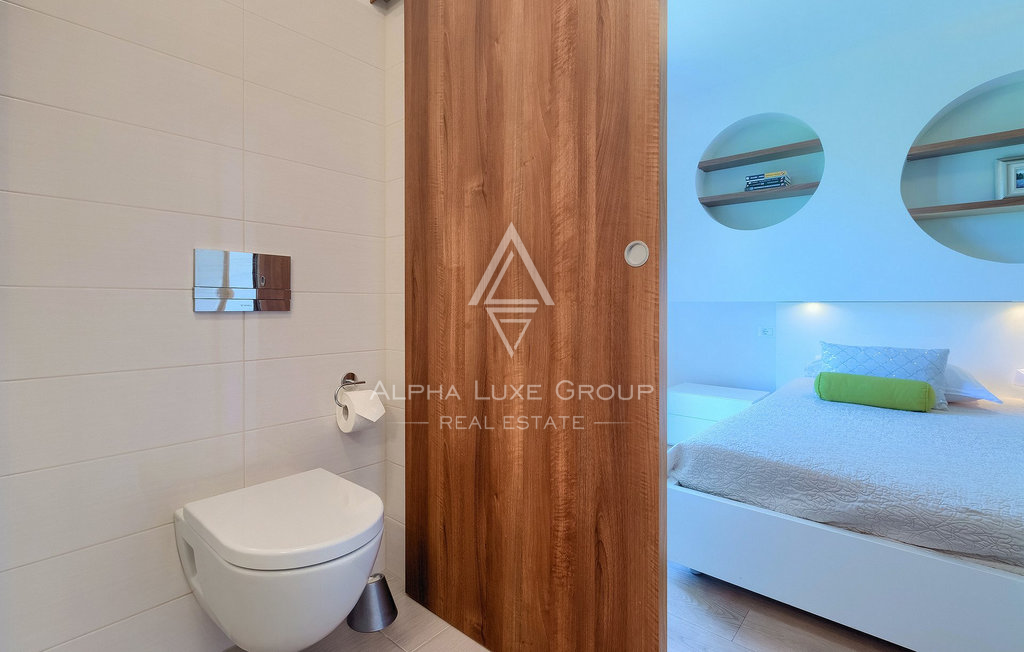 Istra, Kršan: Moderna hiša z bazenom in intimo