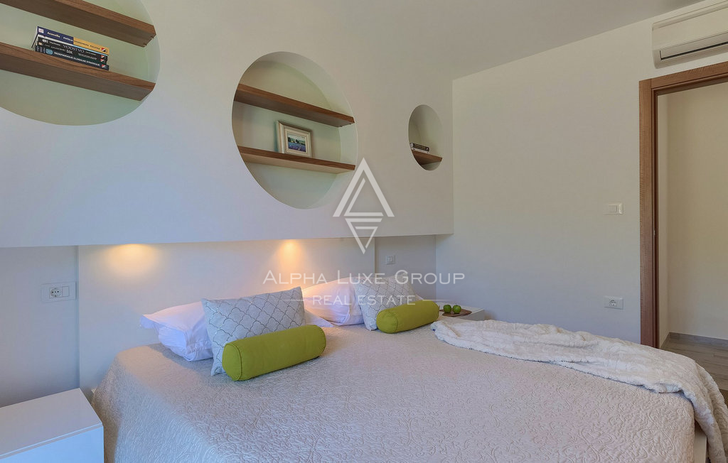 Istra, Kršan: Moderna hiša z bazenom in intimo