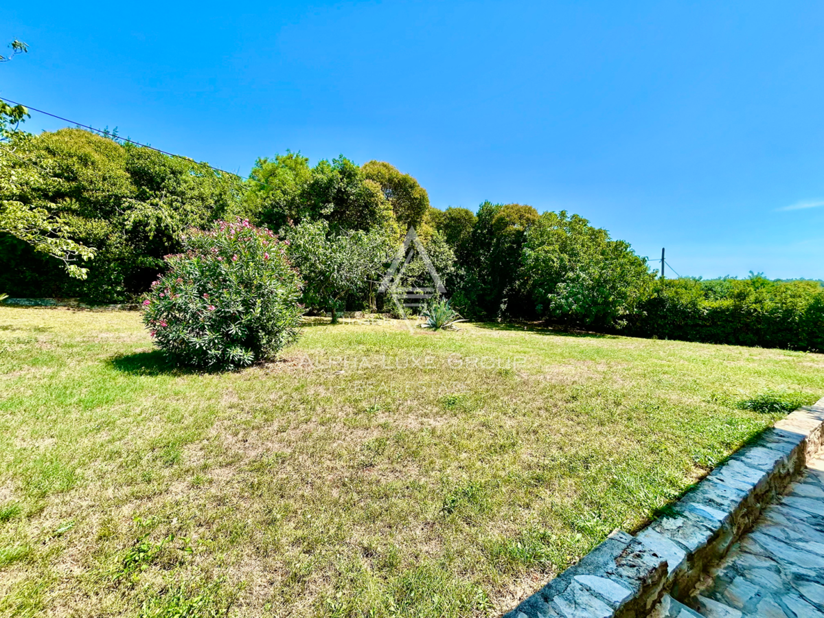 Istra, Umag – Gradbeno zemljisce blizu morja s pogledom