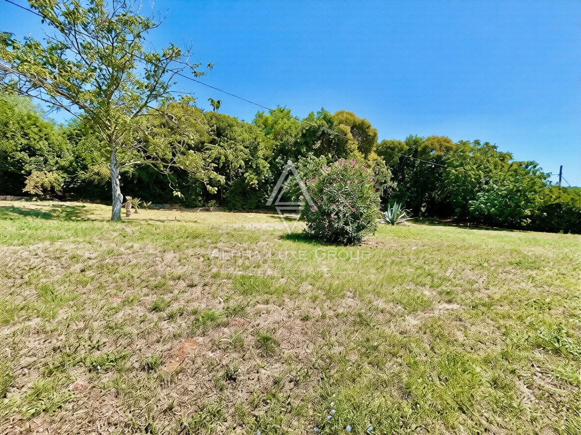 Istra, Umag – Gradbeno zemljisce blizu morja s pogledom