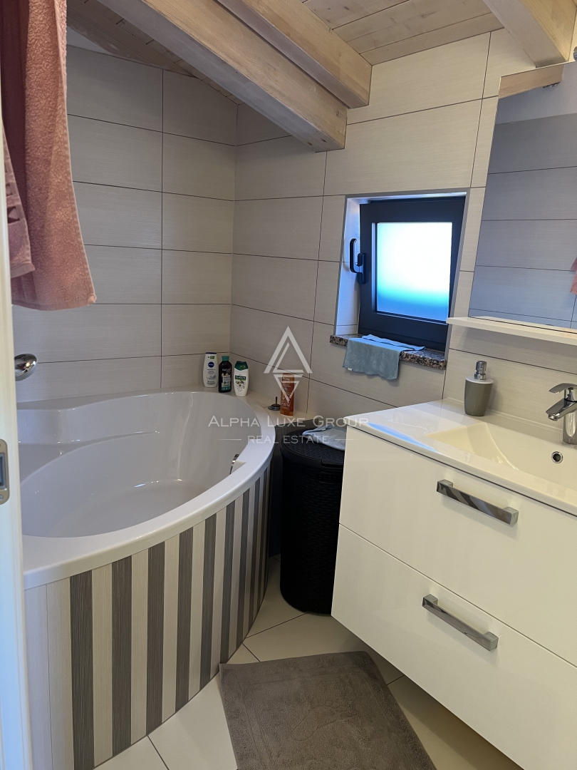 Istra, Juršići – Opremljena hiša z vrtom in razgledom | Ekskluzivna priložnost