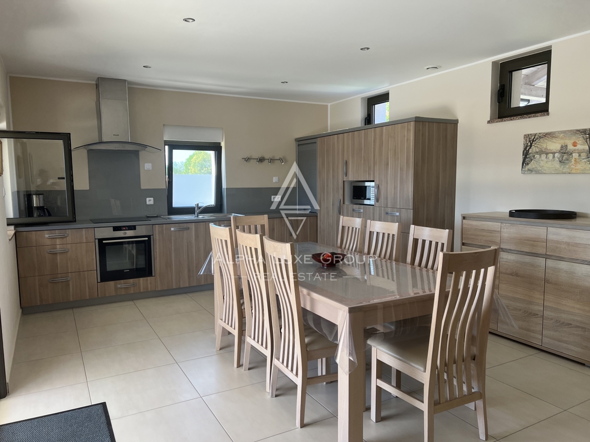 Istra, Juršići – Opremljena hiša z vrtom in razgledom | Ekskluzivna priložnost