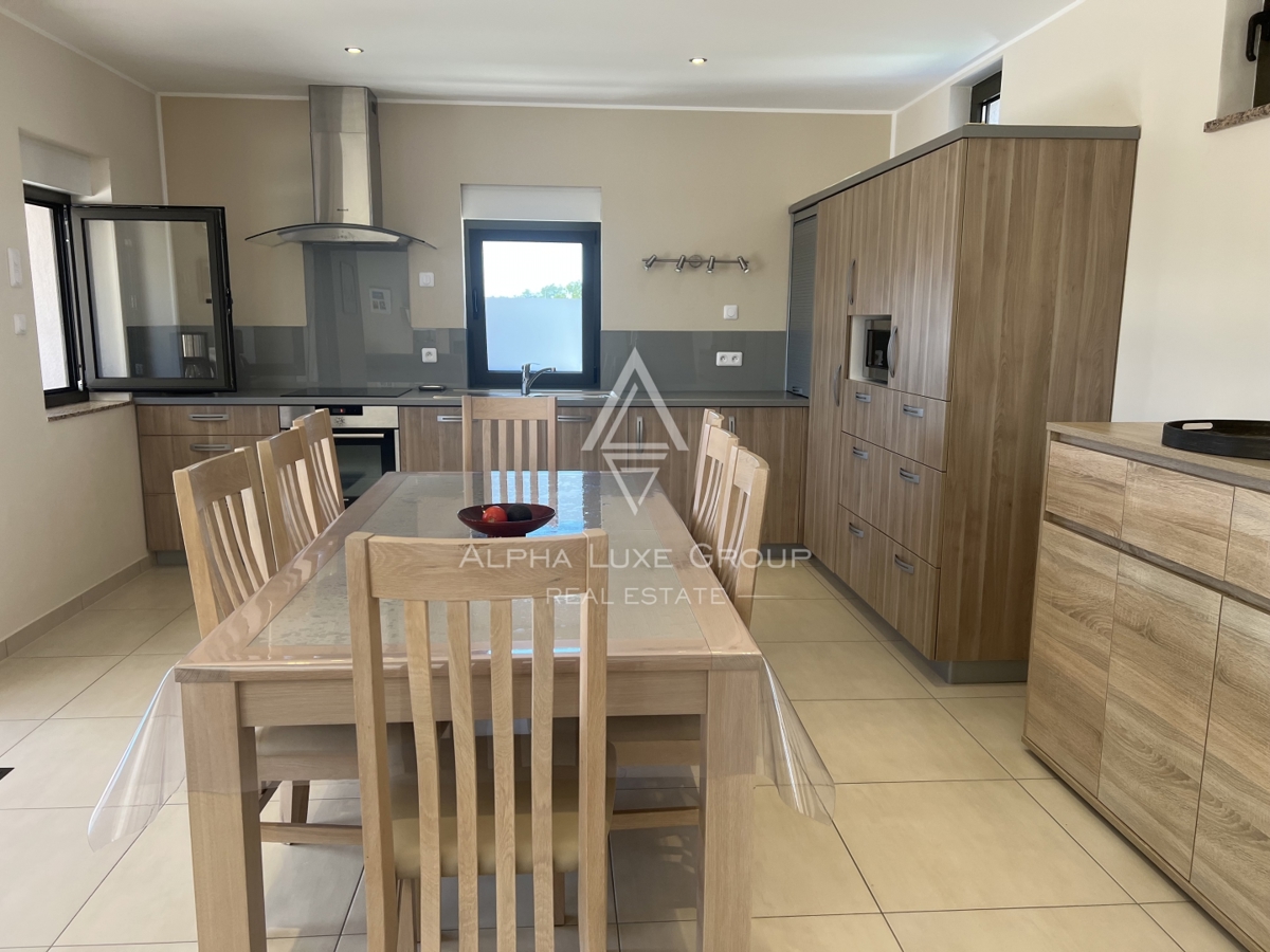 Istra, Juršići – Opremljena hiša z vrtom in razgledom | Ekskluzivna priložnost