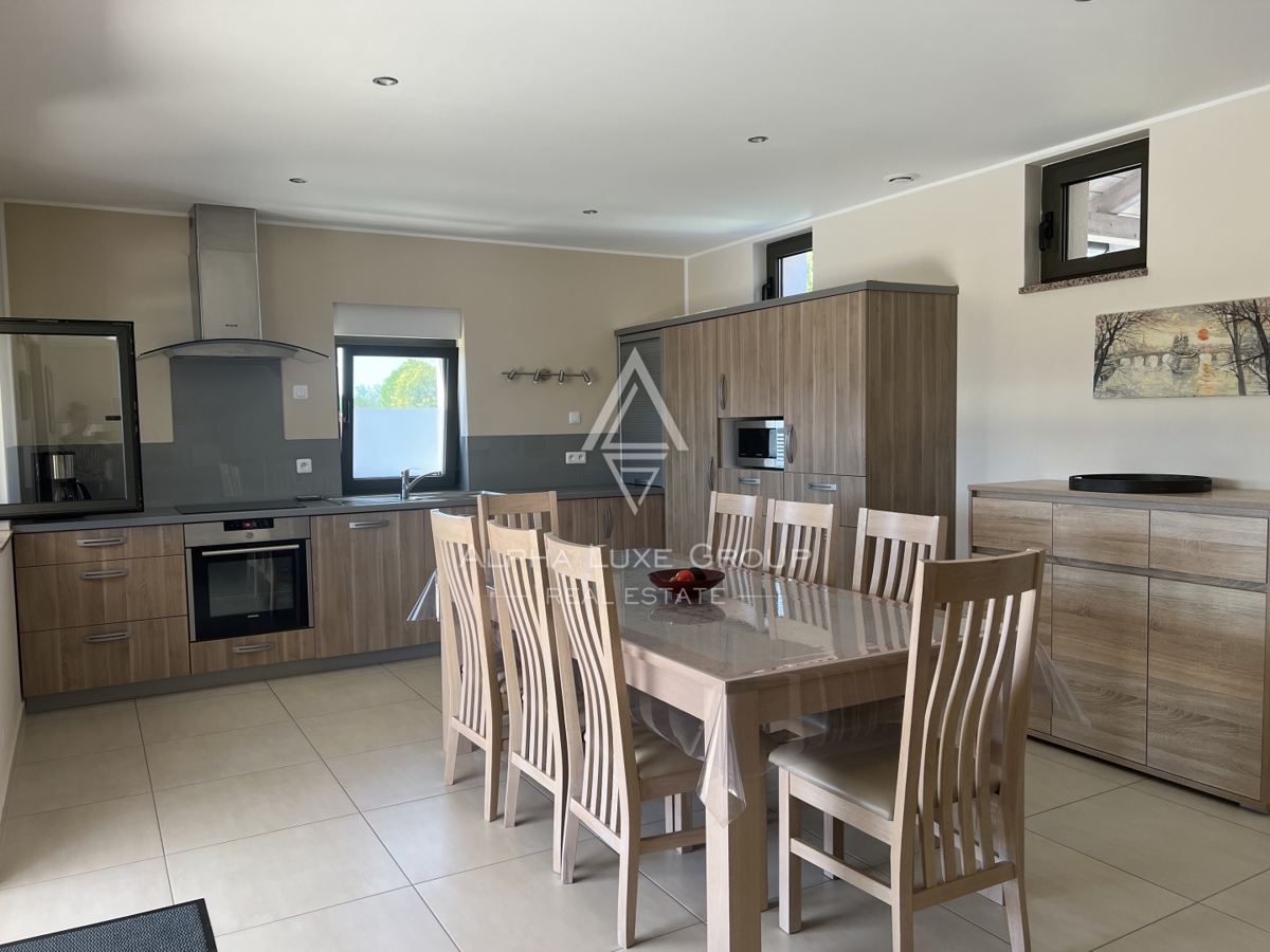 Istra, Juršići – Opremljena hiša z vrtom in razgledom | Ekskluzivna priložnost