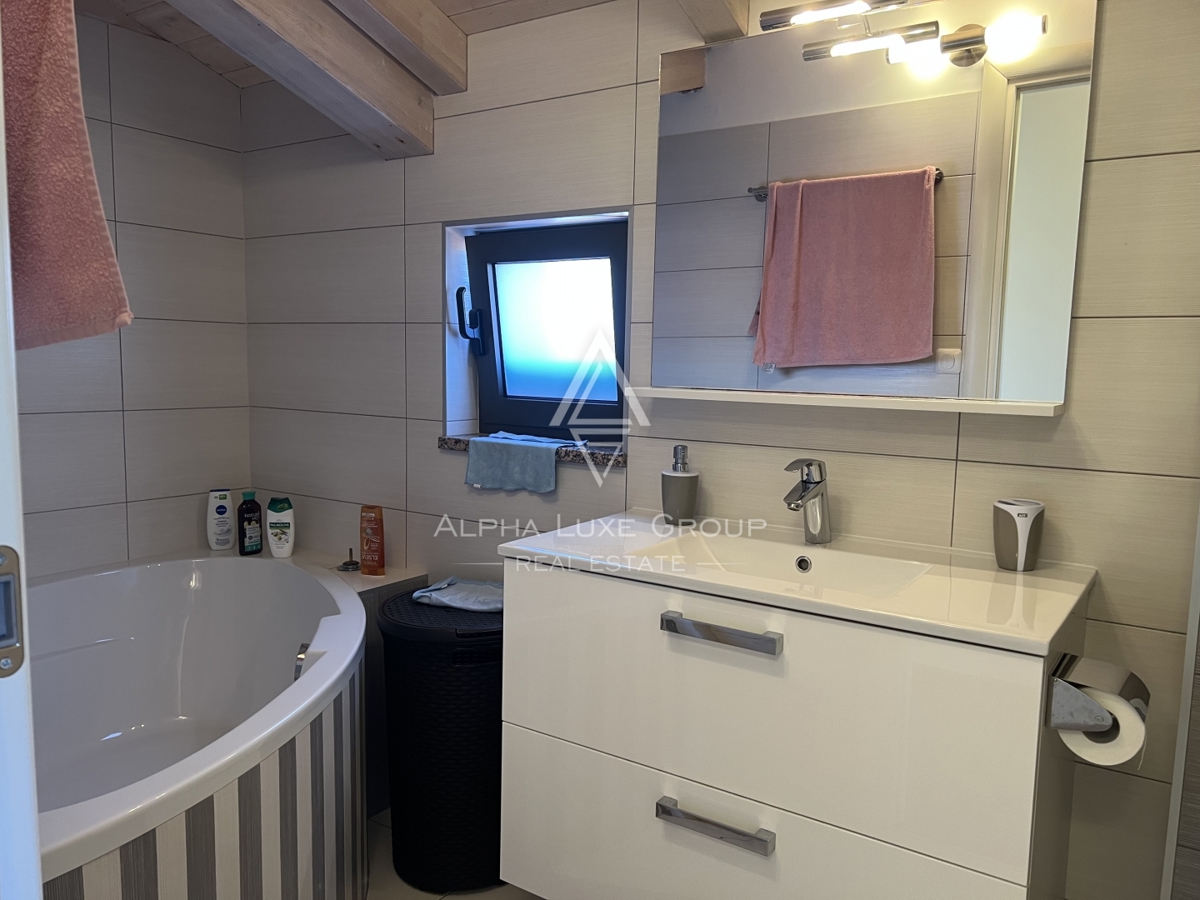 Istra, Juršići – Opremljena hiša z vrtom in razgledom | Ekskluzivna priložnost