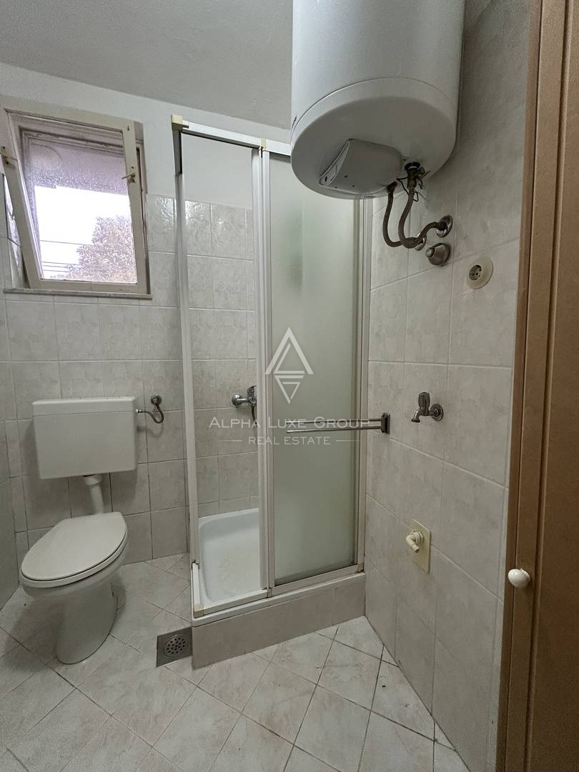 Istra, Umag: Stanovanje dvorišče garaža blizu morja