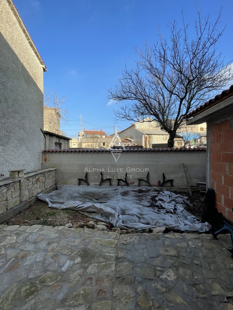 Istra, Kaštelir, Vrstna hiša s pogledom na morje naprodaj