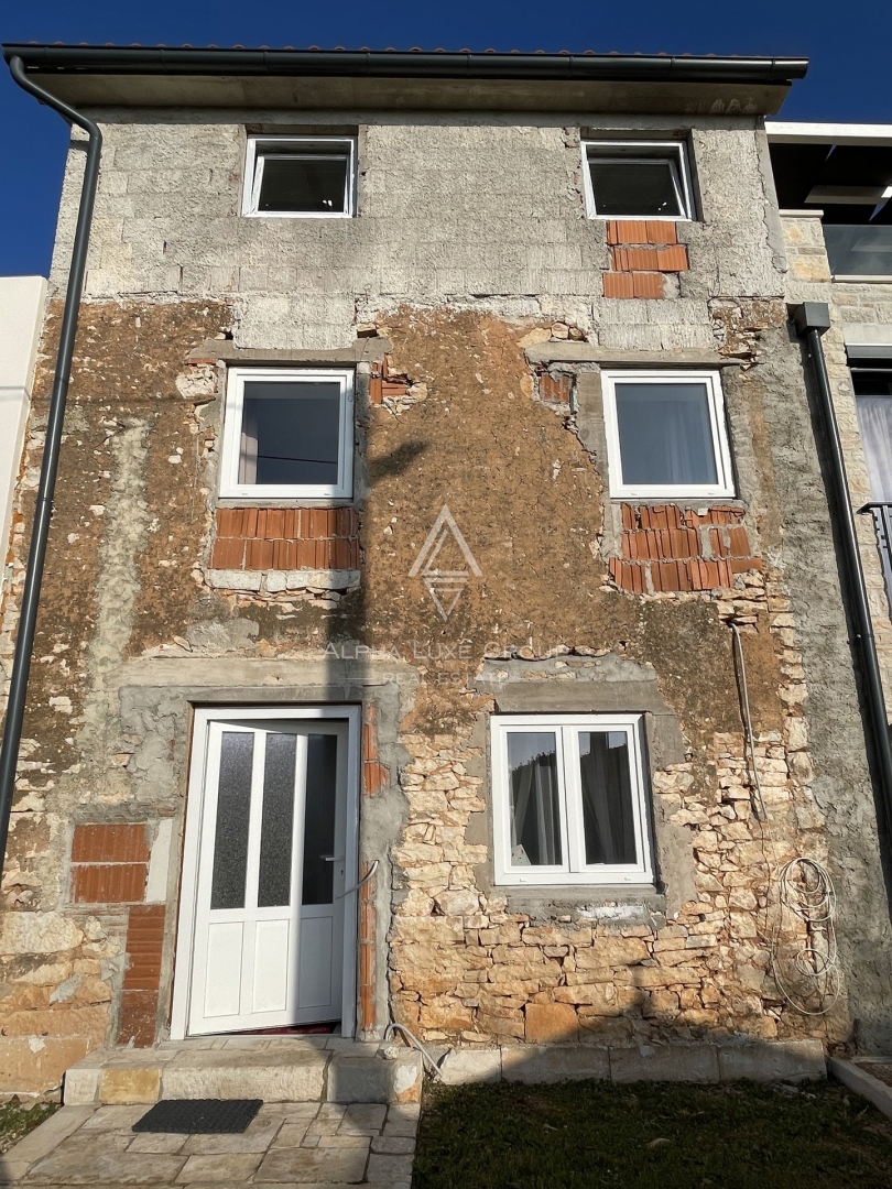 Istra, Kaštelir, Vrstna hiša s pogledom na morje naprodaj