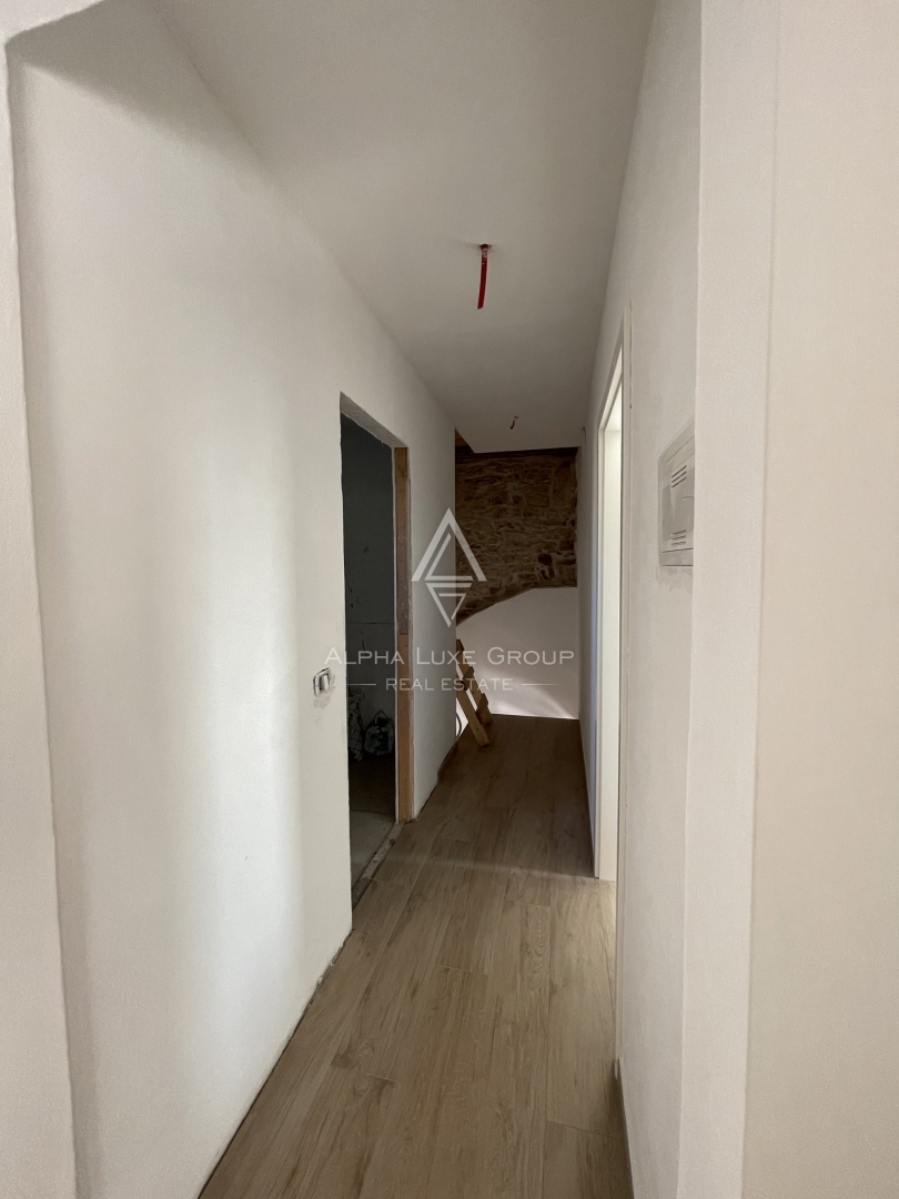 Istra, Kaštelir, Vrstna hiša s pogledom na morje naprodaj