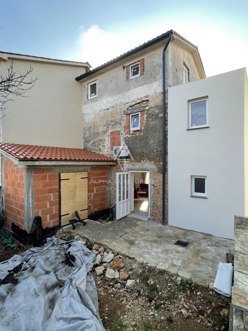 Istra, Kaštelir, Vrstna hiša s pogledom na morje naprodaj