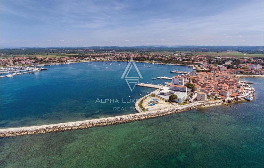 Istra, Umag, Prostorna počitniška hiša z bazenom in wellness vsebinami