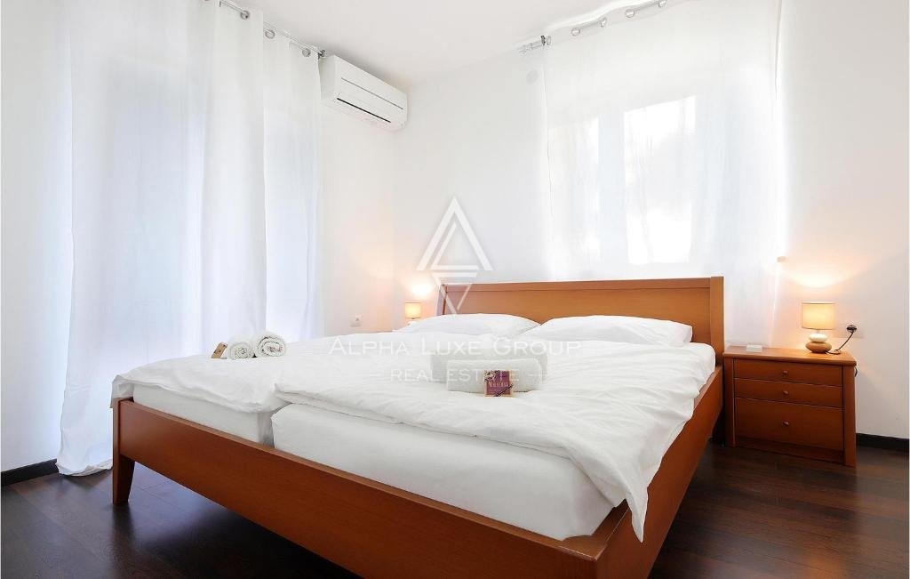 Istra, Umag, Prostorna počitniška hiša z bazenom in wellness vsebinami