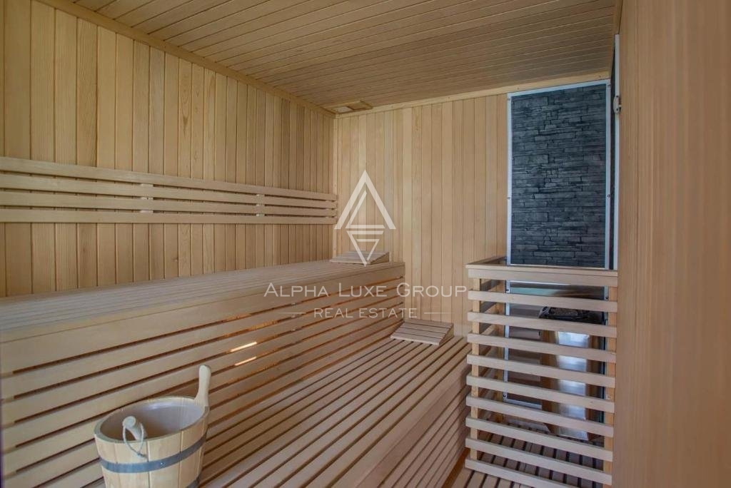 Istra, Poreč – Luksuzna vila z notranjim bazenom in wellnessom na prodaj