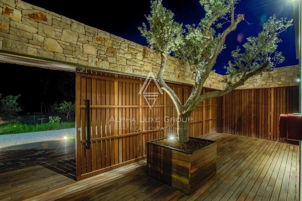 Istra, Poreč – Luksuzna vila z notranjim bazenom in wellnessom na prodaj