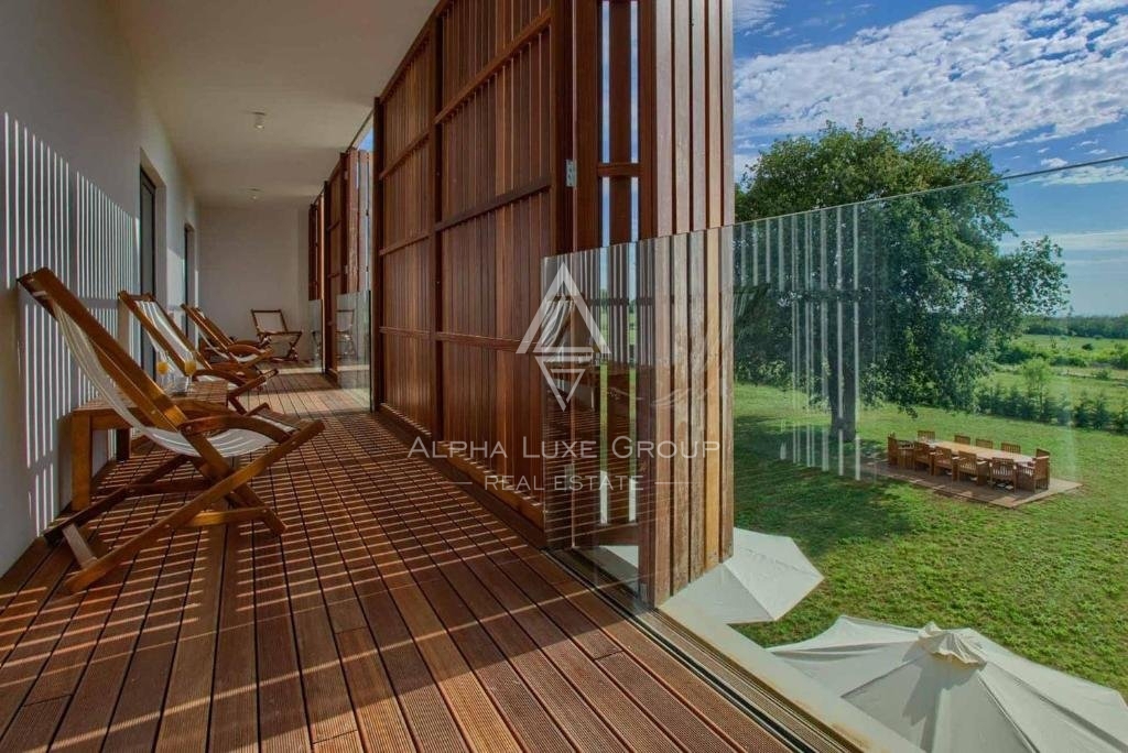 Istra, Poreč – Luksuzna vila z notranjim bazenom in wellnessom na prodaj