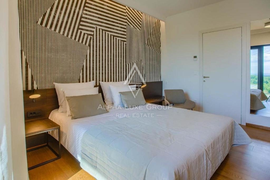 Istra, Poreč – Luksuzna vila z notranjim bazenom in wellnessom na prodaj