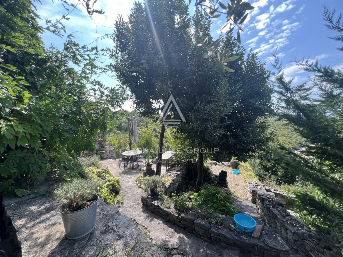 Buje, Istra: Čudovita kamnita vila s panoramskim razgledom naprodaj