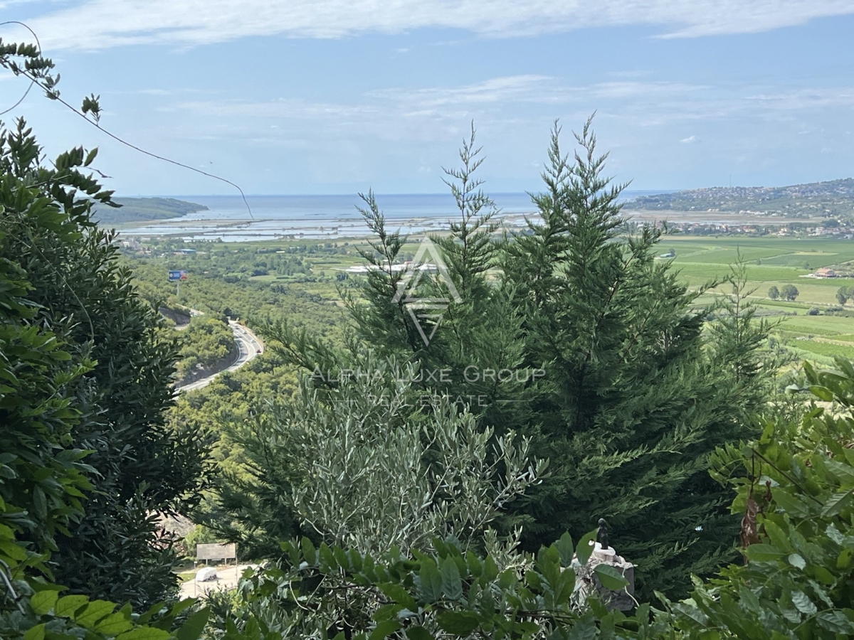 Buje, Istra: Čudovita kamnita vila s panoramskim razgledom naprodaj