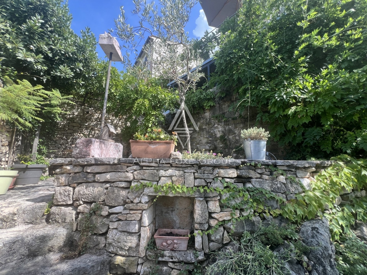 Buje, Istra: Čudovita kamnita vila s panoramskim razgledom naprodaj